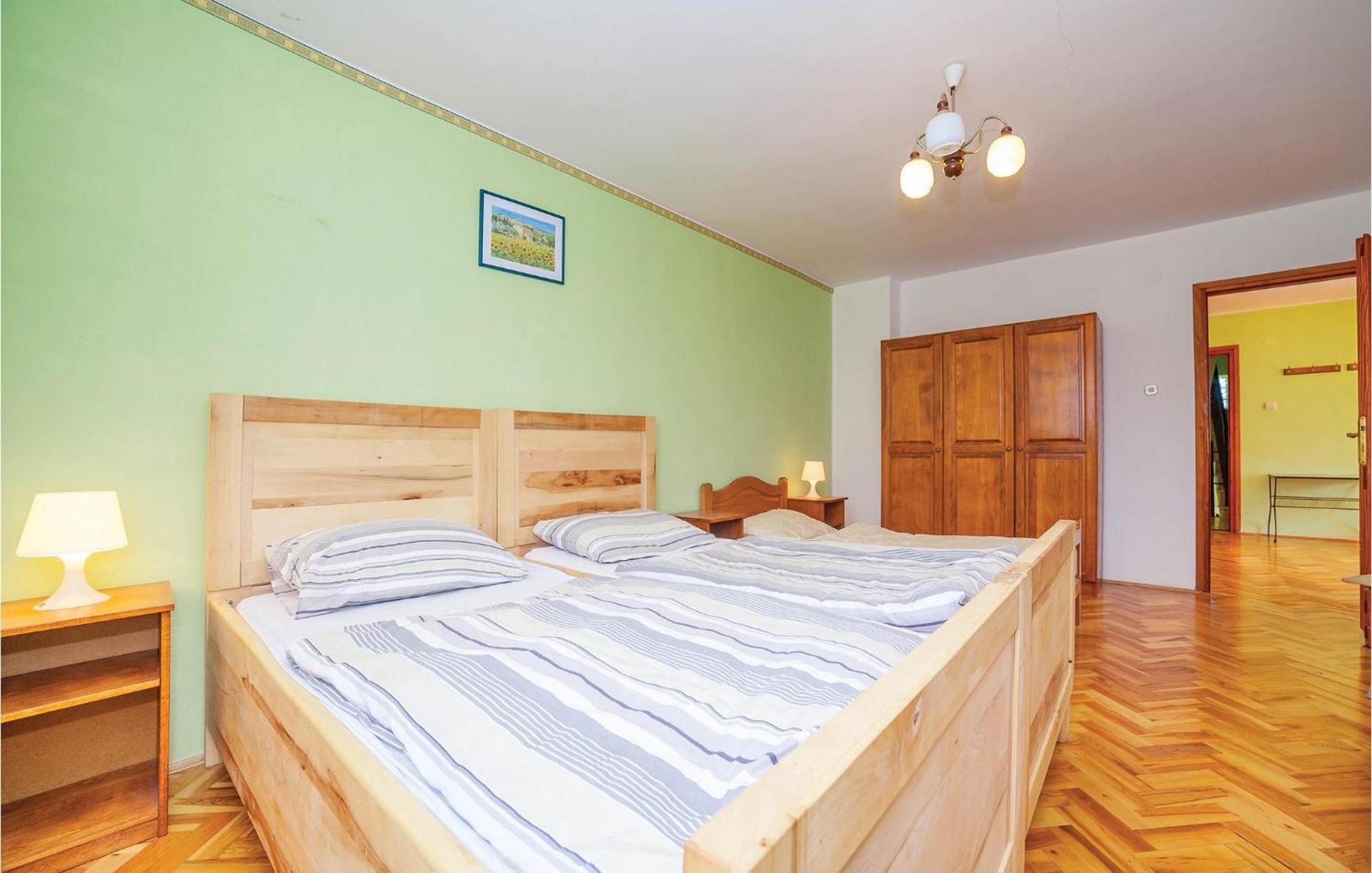 7 Bedroom Pet Friendly Home In Crni Kal Crni Kal  Ngoại thất bức ảnh