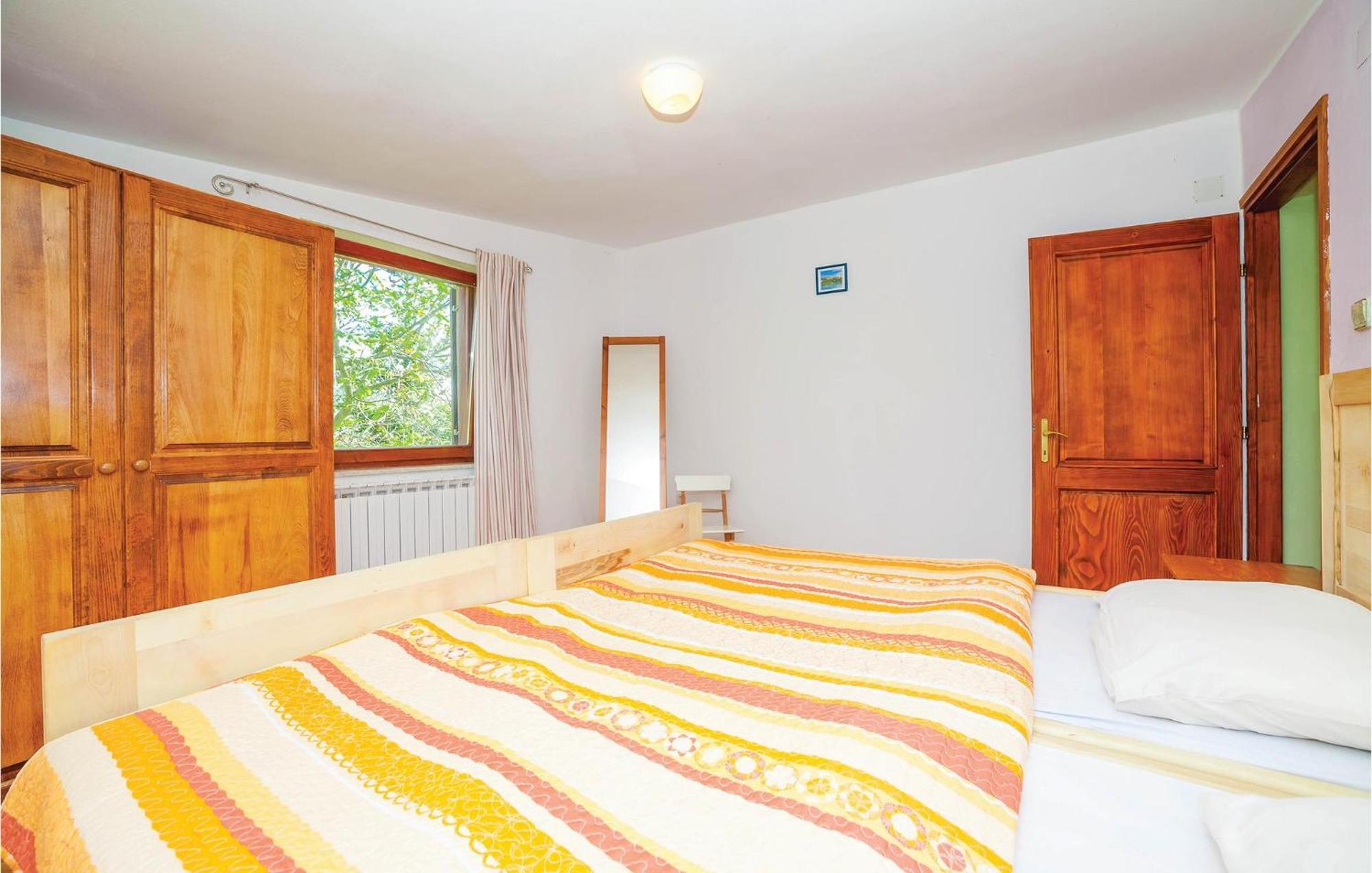 7 Bedroom Pet Friendly Home In Crni Kal Crni Kal  Ngoại thất bức ảnh