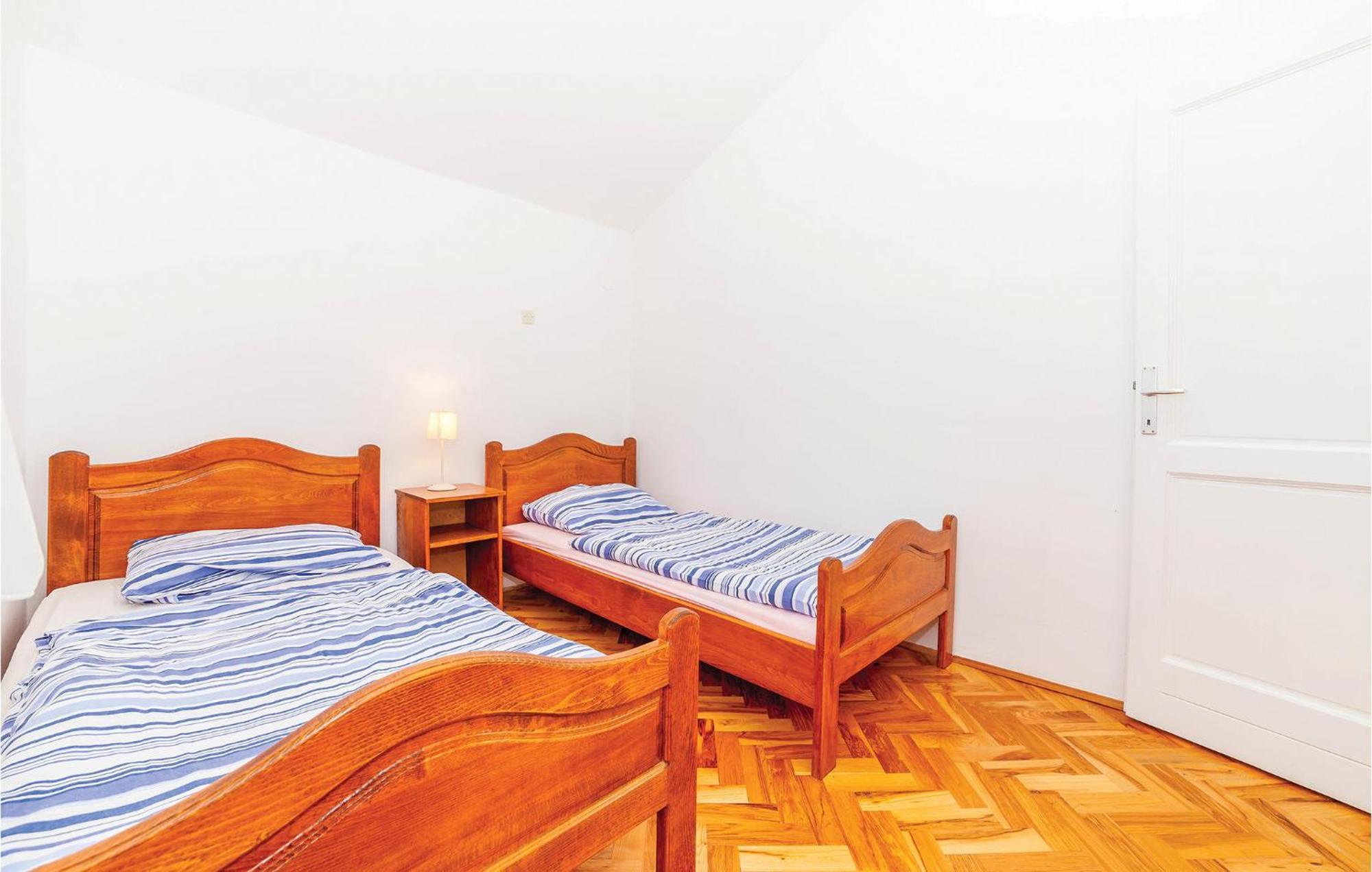 7 Bedroom Pet Friendly Home In Crni Kal Crni Kal  Ngoại thất bức ảnh